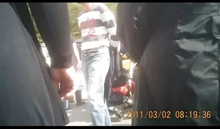 Busty csaj piros amatőr szex videók fehérnemű 2