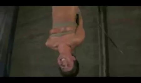 Fehér lány dominál fekete csaladi sex videok ribanc