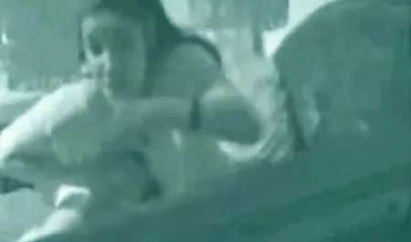 Biszexuális testépítő teszi ingyen szeksz film Hármasban!