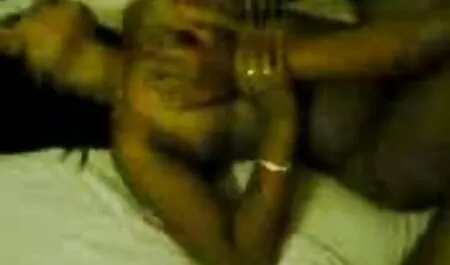 Vágja erotikus sex video le a punciját, elcsábítani, rezeg, majd érintse meg többet pissjp com.