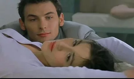 Jó szexx videok nő baszik egy furcsa ember.