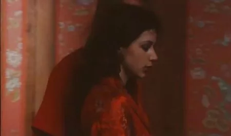 Yuu Uehara mutatja ki erotikus porno filmek a testét, onanizál