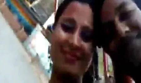 Baszd meg egy szex pornó videó üveg bort fejjel lefelé a hatalmas seggét