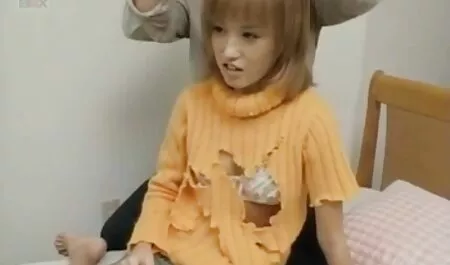 Kicsi, nagy ingyen online szex video felbontású Ázsiai ribanc szántott egy nagy fekete kakas, egy arc csúzli.