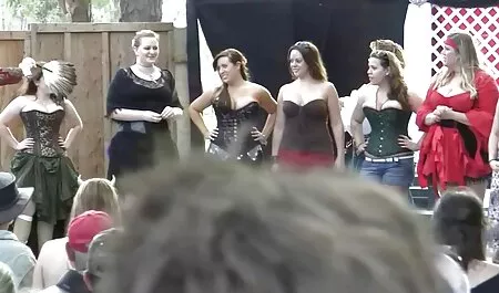 Busty barna szereti családi szex ingyen hátulról