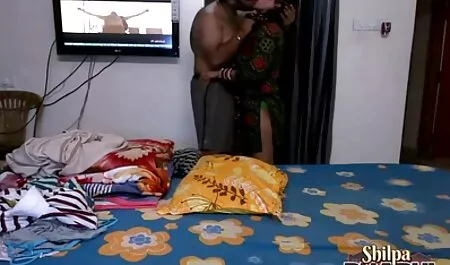 Szexi magyarul beszélő szex videók szőke érinti ágy 1