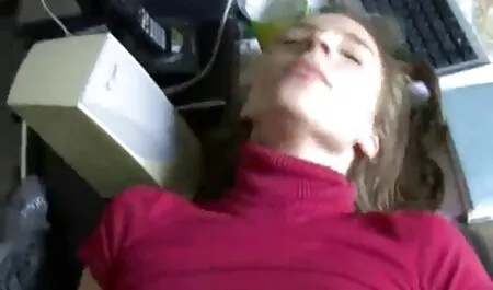 Rinka játszik gésa, majd szex filmek rátámadt a puncija.