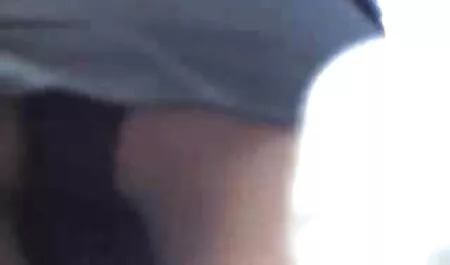 Milf, nagy cicik, ragadt duci szex videó az ujját egy boldog kurva!