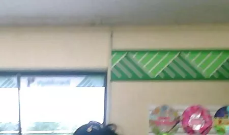 Baszd meg egy üveg bort fejjel lefelé a hatalmas testvérszex videok seggét